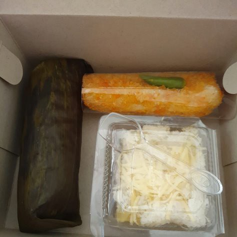 

Snack Box kue isi 3 item Murah Enak Halal