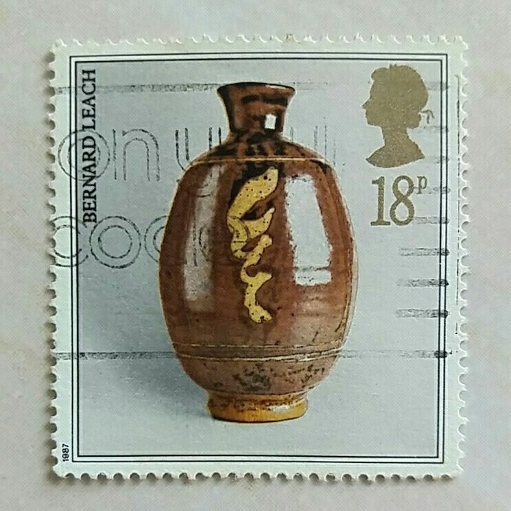 

(AD) Perangko Inggris Britania Raya 1987 Pottery - Pot by Bernard Leach 18p Used