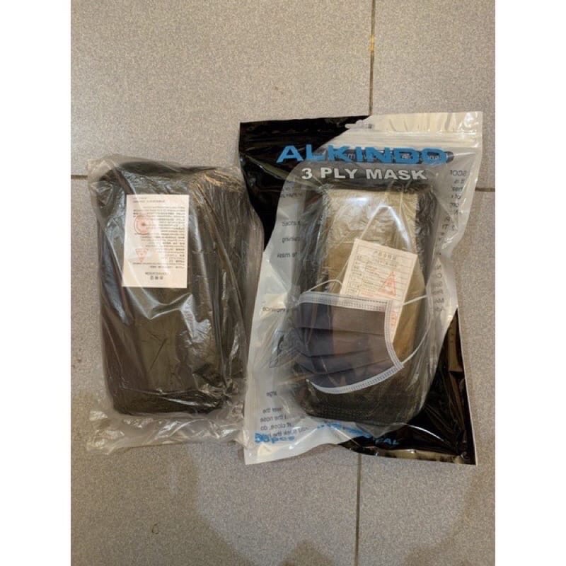 MASKER EARLOOP HITAM 3 PLY ALKINDO no pack
