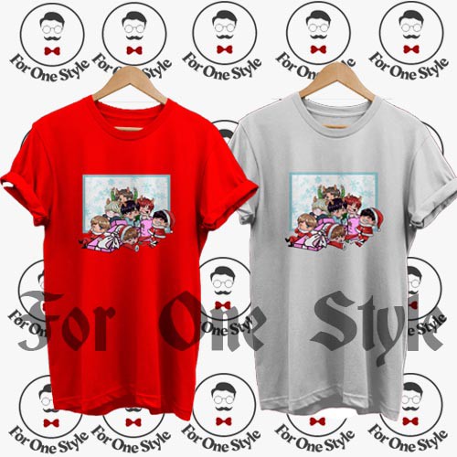 KAOS NATAL BTS KARTUN REBUTAN KADO - Kaos kado natal BTS - baju natal KPOP BTS - For one style - baju natal couple - foronestyle - Kaos Natal keluarga