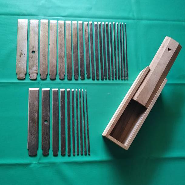 Pahat tatah ukir baja putih kualitas super premium plus kotak kayu