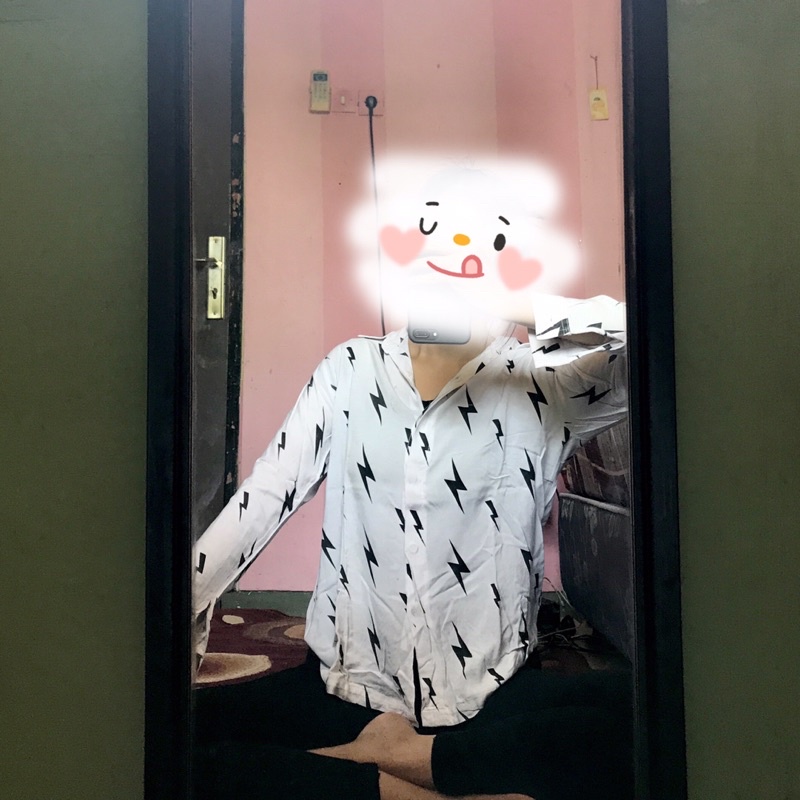 (preloved) kemeja putih flash giyomi