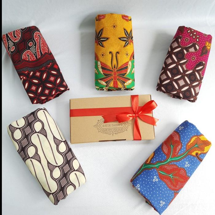 

HAMPERS/PARCEL RAMADHAN KAREEM/IDUL FITRI/EID MUBARAK KAIN BATIK Best Seller