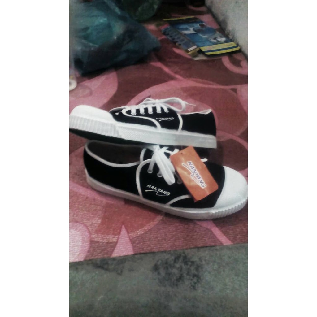 TERLARIS SEPATU TAKRAW NANYANG HITAM LIS PUTIH