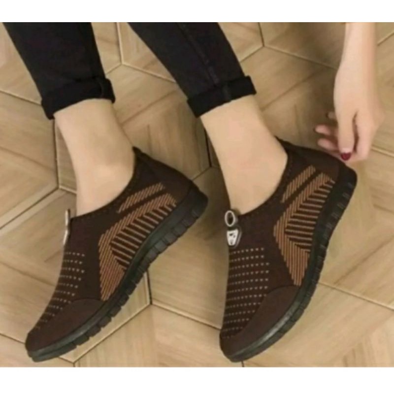 sepatu wanita casual slip on (Qingshui)