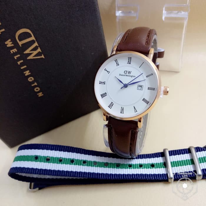 

D.W PAKET KANVAS BROWN ROMAWI (NAVY WHITE GREEN)