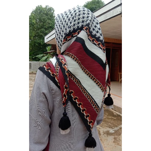 krudung motif terbaru, plisket segi empat ada kuncirnya,hijab plisket terbaru