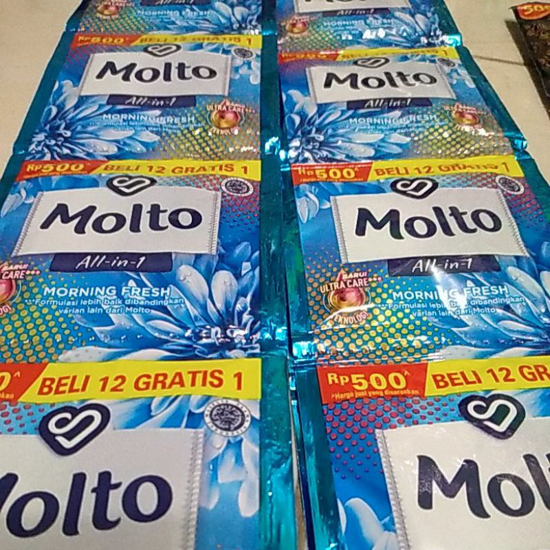 Molto Pewangi Pakaian Rp.500 / Renceng (12 sachet)