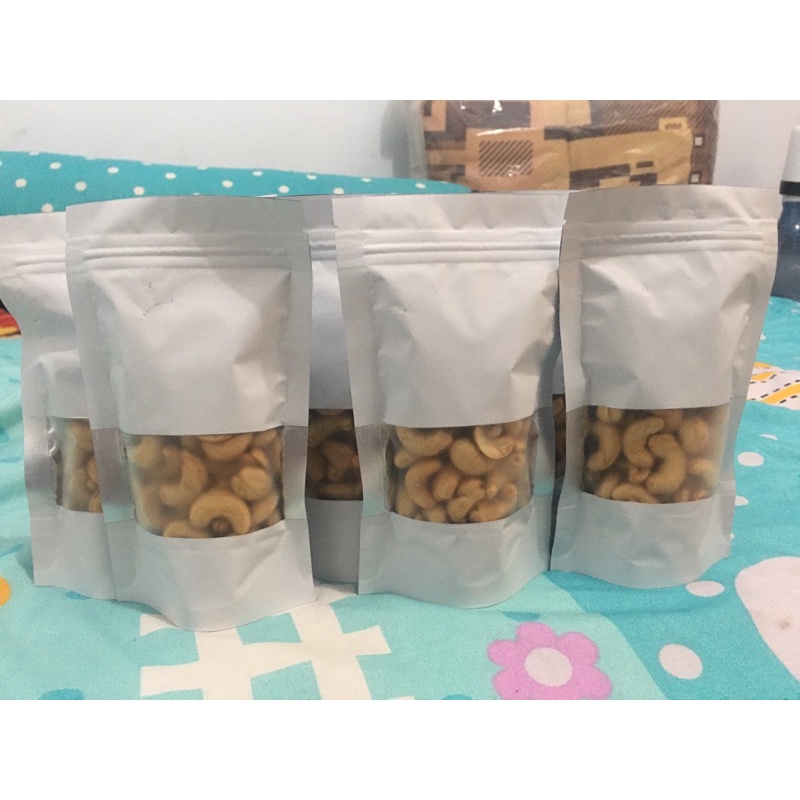 

kacang mede