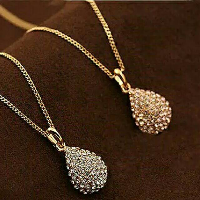 Liontin Kristal
