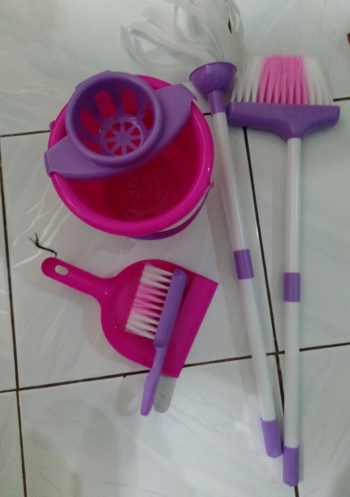 Little Helper Mainan Cleaning Set Alat Sapu Pel Anak Sni
