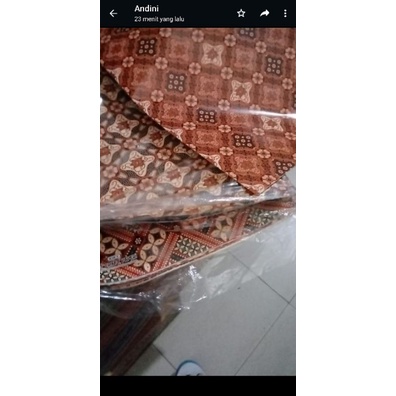 

Kertas kado untuk bungkus kado