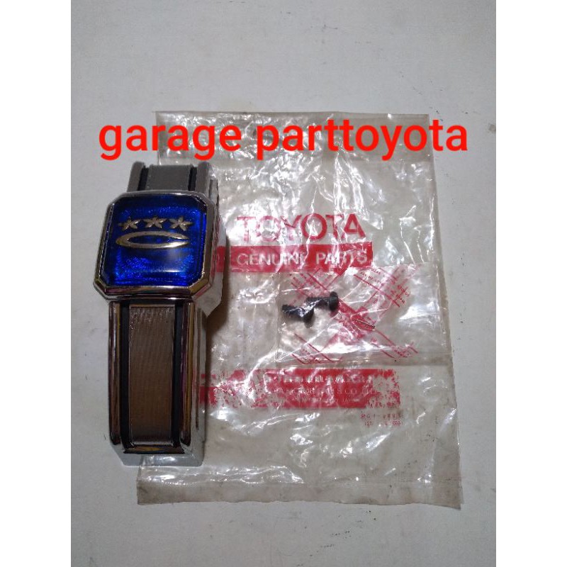 Emblem logo grille corolla KE30 tahun 1979