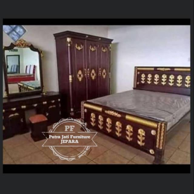 Kamar set kayu jati ukir Jepara - meja rias - lemari pakaian 3 pintu - dipan uk 180cm