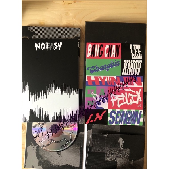 Stray Kids Noeasy Limited (album only + sticker)