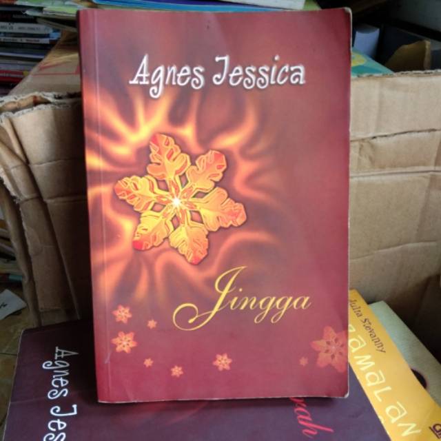 Jual buku agnes jessica jingga Shopee Indonesia