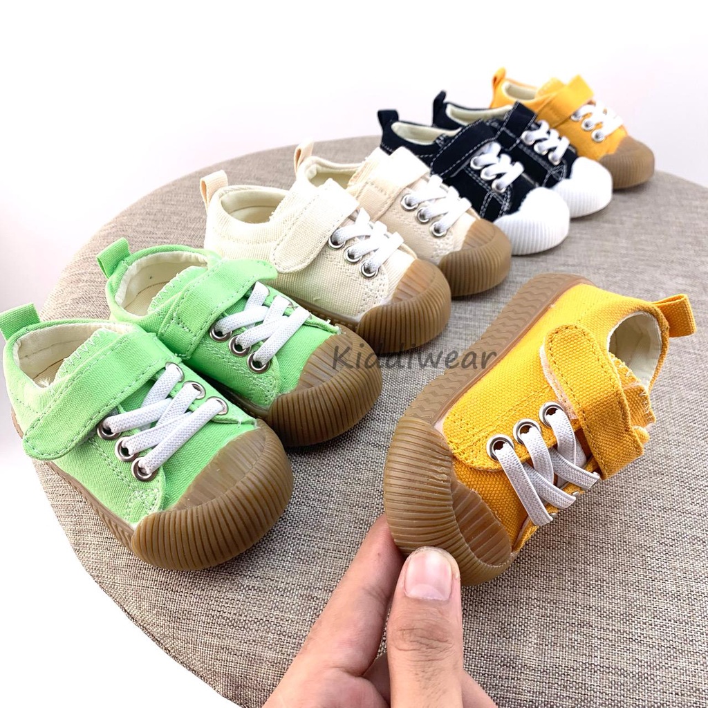 (Kiddiwear) Sepatu sneakers anak MBK63