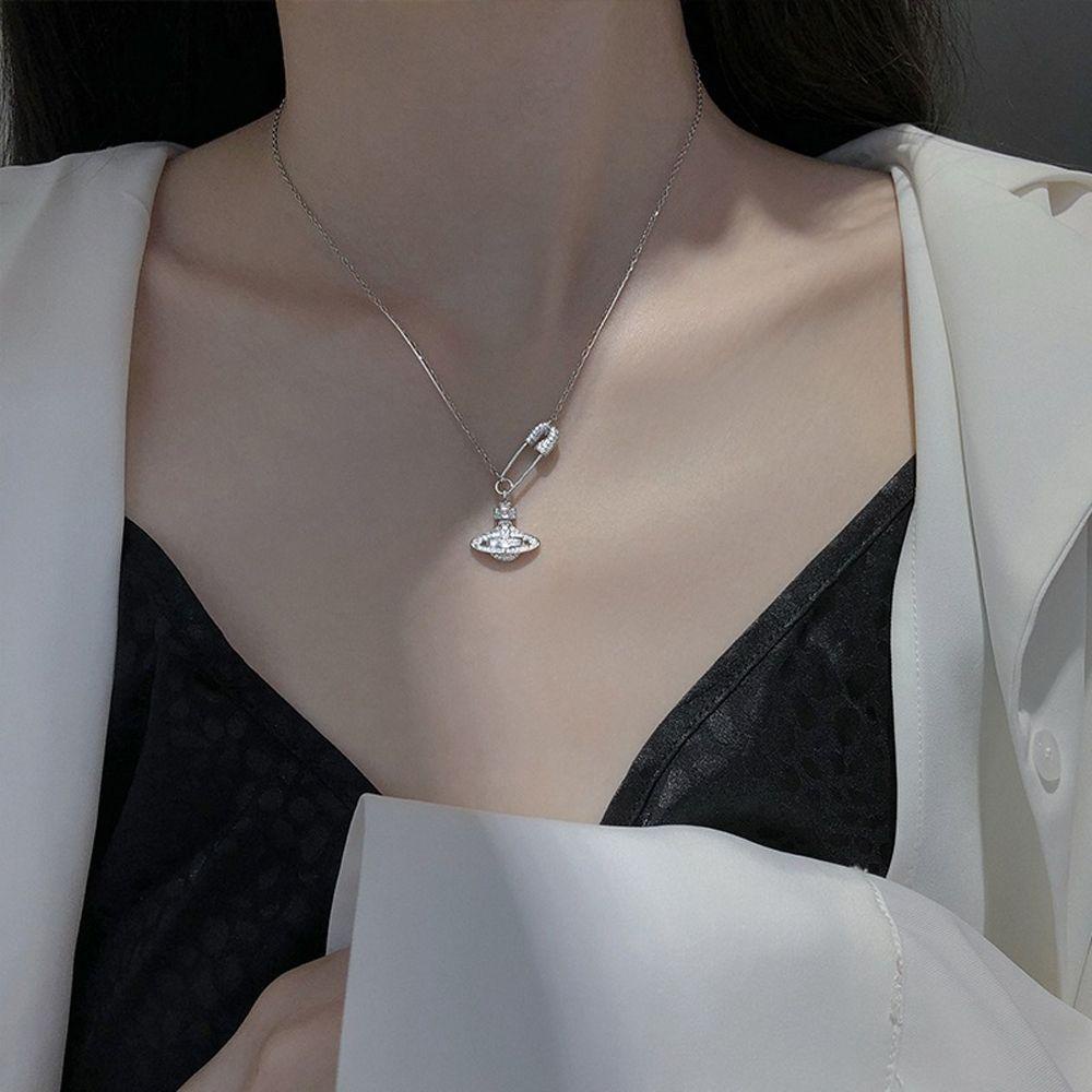 Needway Kalung Korea Elegan Manis Pin Untuk Cewek Planet Saturnus Zirkon Kristal Necklaces