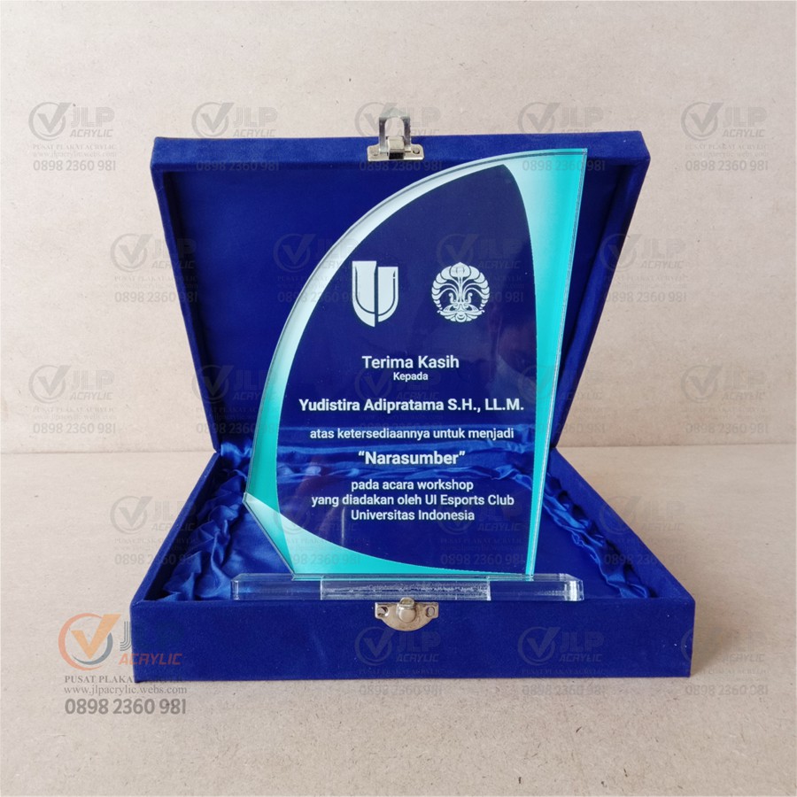 Plakat, Plakat Akrilik, Plakat Acrylic, Plakat Custom, Plakat Murah, Plakat KKN, Plakat Souvenir, Pl