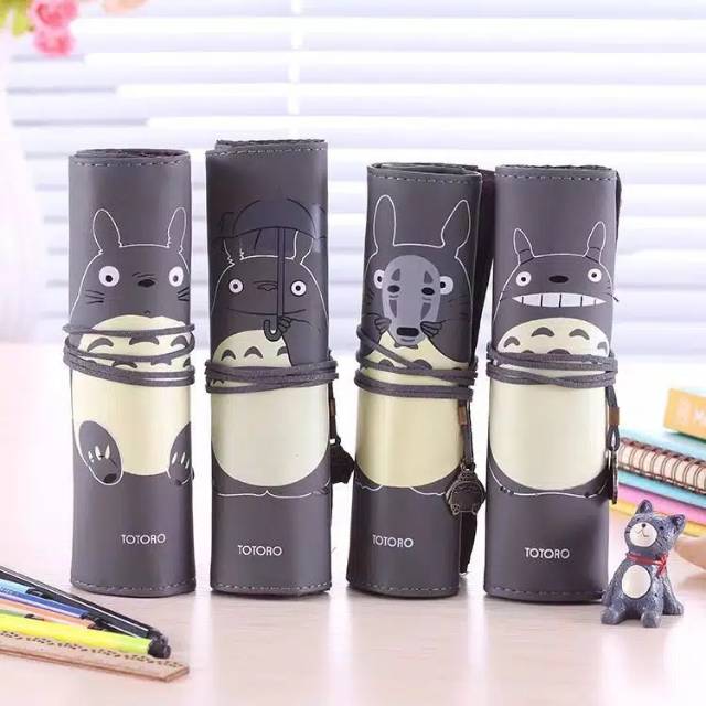 

Tempat pensil gulung totoro