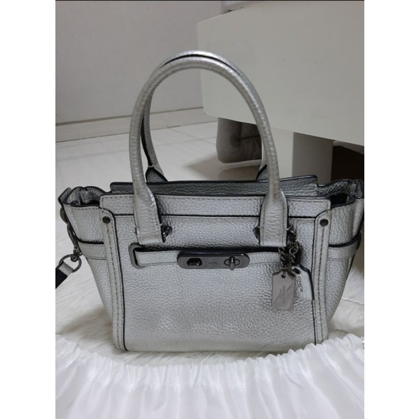 FINAL SALE. Tas Coach Swagger Swag 21 Silver Sling bag tas Slempang + dustbag [ORIGINAL]