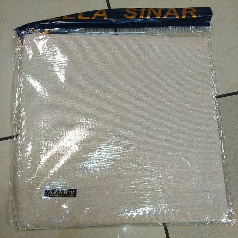 JILBAB SEGIEMPAT BELLA SINAR LC BY AZARA-Cream