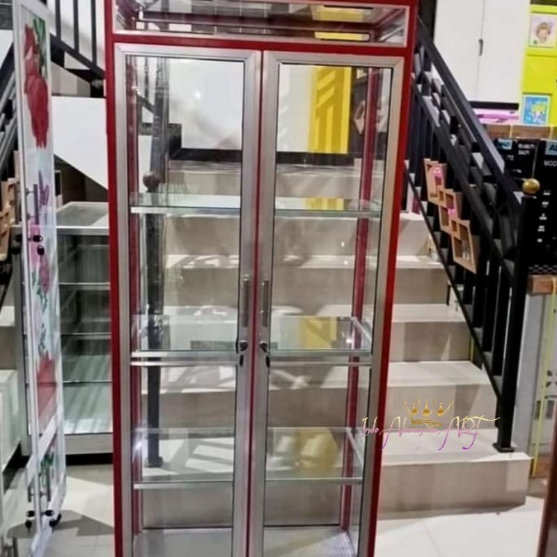 Lemari Hias Pajangan / Display Tas Boneka Kaca Alumunium