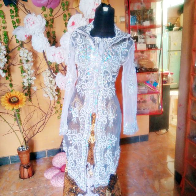 Kebaya pengantin payet