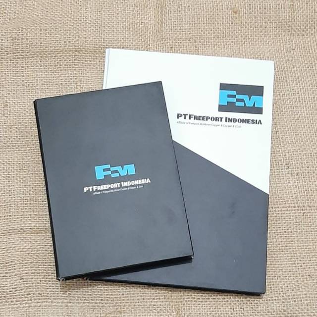 

Buku Catatan Custom Notebook Hardcover Ukuran A5 / Buku Tulis / Buku Custom / Free Design
