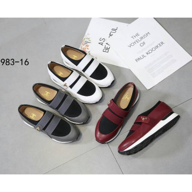 New Arrival 
*Chanel Sneaker #983-16*
