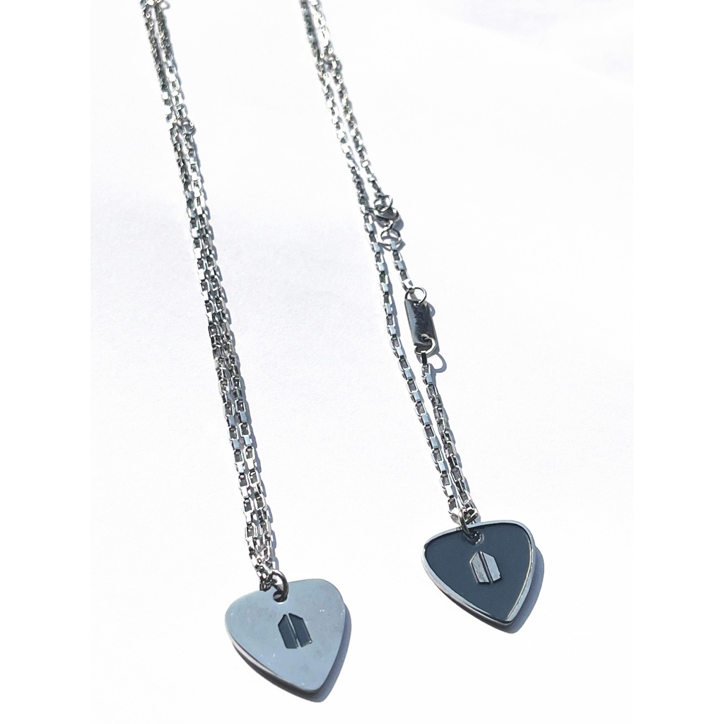 Kalung Rantai Liontin Pick Gitar Kpop BTS SUGA Bahan Alloy Untuk Hadiah