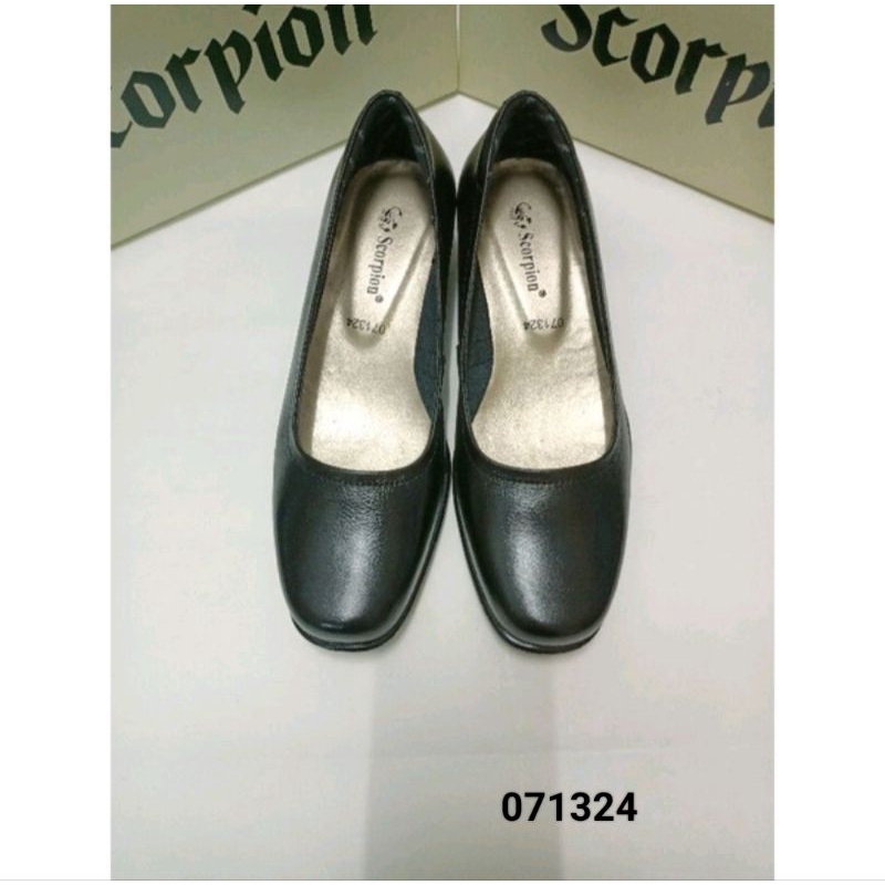 Sepatu Kulit Wanita Scorpion 071257 Hitam