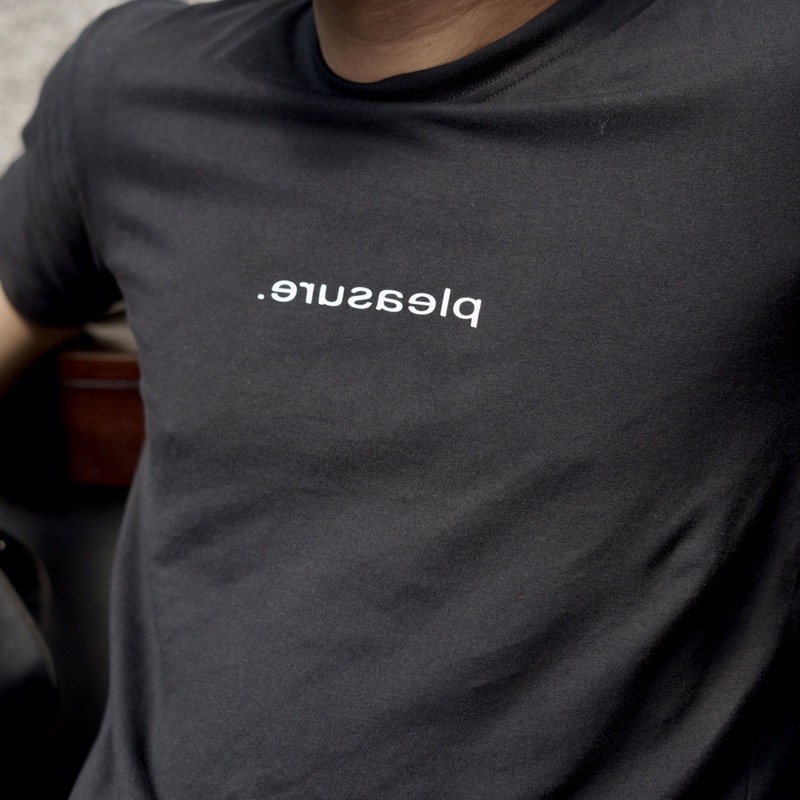 PLEASURE | MIRROR TSHIRT BLACK SMALL LOGO