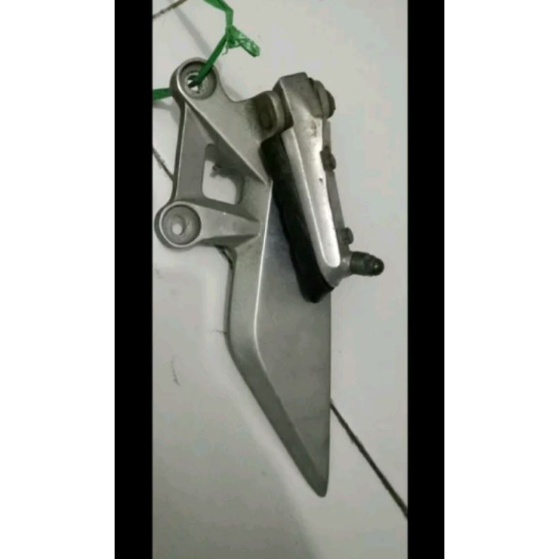 footstep sisi kanan (R) 2nd ori cb150r old k15