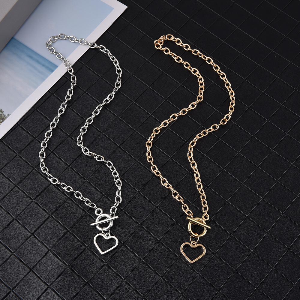 Retro Punk Love Pendant Necklace Metal Thick Chain Hip Hop Choker for Women Jewelry Accessories