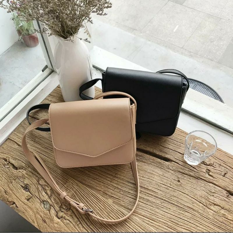 [SIAP KIRIM] LYORA Slin Bag/Tas Selempang Wanita Kekinian