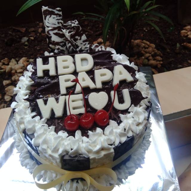 

Black Forest Cake/Kue Ulang Tahun