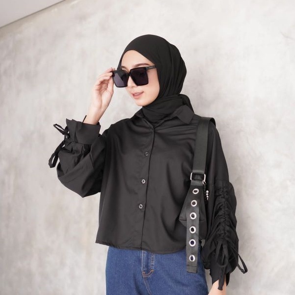 BEFAST - ZEC OOTD Blouse DENAYA / Monic Top Blouse Serut / Blouse Polos Casual / Pakaian Wanita / Atasan Lengan Panjang Serut / Blouse Keluaran Terbaru 2022 / Outfit Selebgram / Termurah / OOTD Cewe Kue Trendy