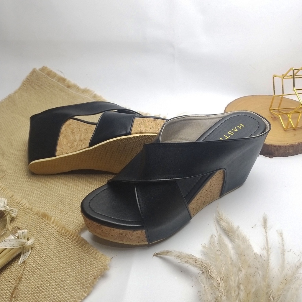 SANDAL WANITA WEDGES HEELS 7 CM HASTIA - YUNA