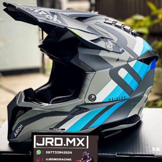 AIROH AVIATOR 3 ANTHRACITE 2021 . HELM AIROH 2021
