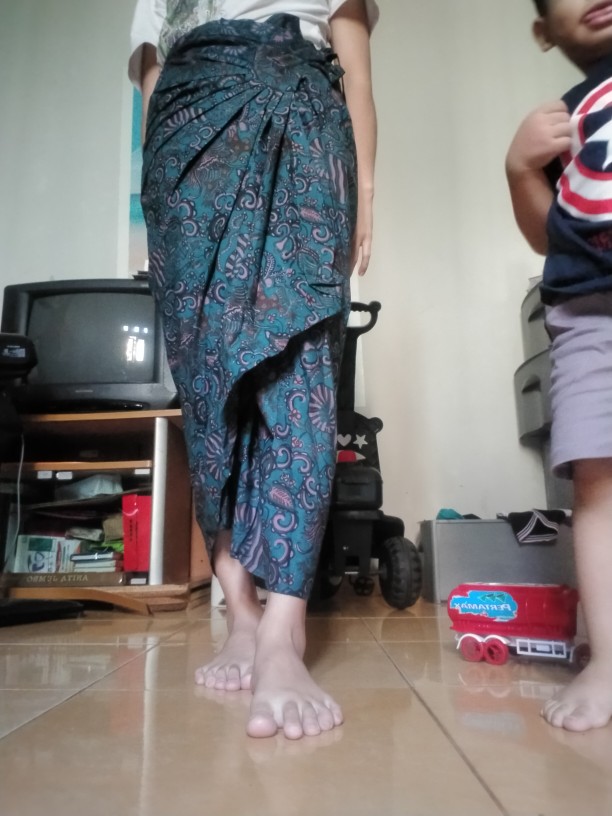 Kemeja Couple Rok Lilit Instan Batik Pria Lengan Pendek Slimfit Premium Balian Biru 722816 Cap 72
