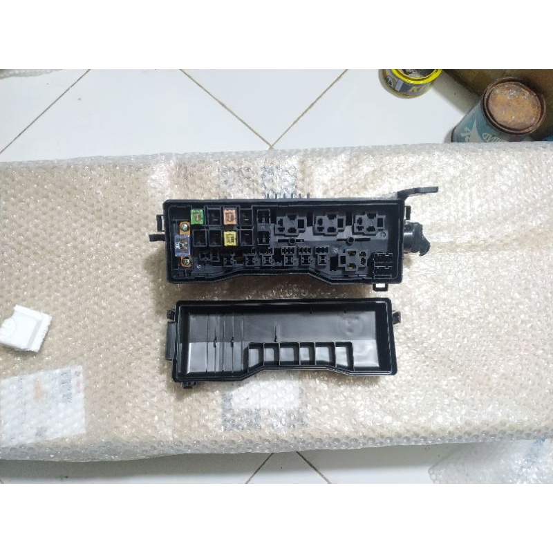 Fuse box sekring isuzu Elf new euro 2 tahun 2010 UP original