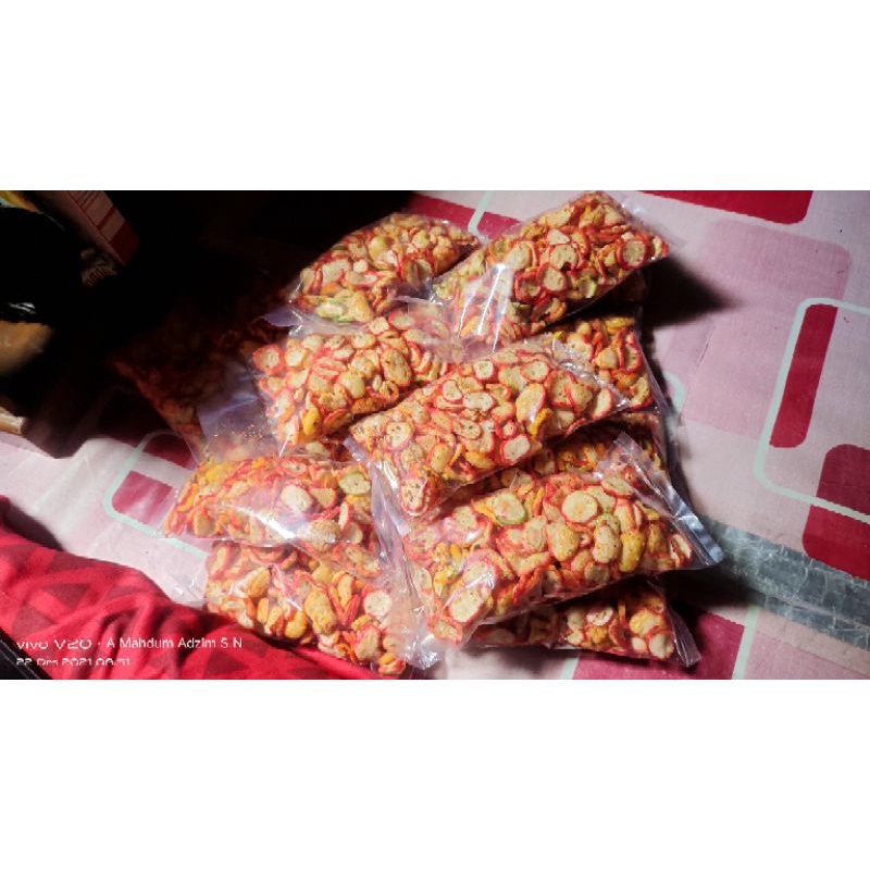 

keripik SEBLAK PEDAS 100gram extra daun jeruk