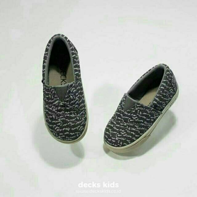 Sepatu Anak Decks Kids Hamada Yezy Abu Casual Original