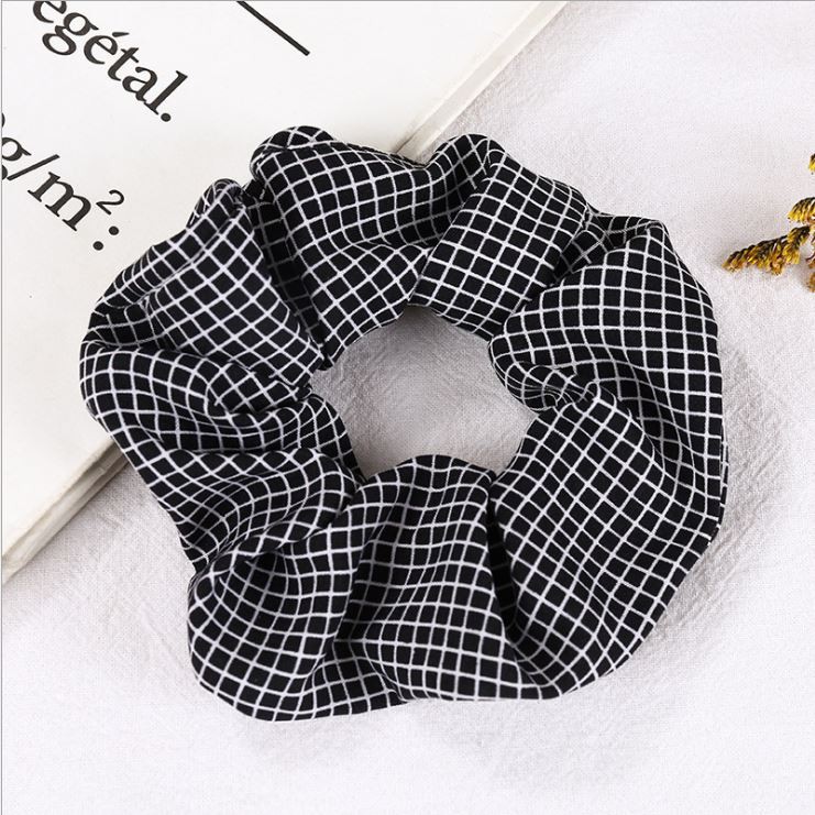 GO ONLINE Scrunchie Pola Kotak - Kunciran Ikat Rambut Korea Cepol Hijab / Jilbab [ Gratis Ongkir / Cod ]