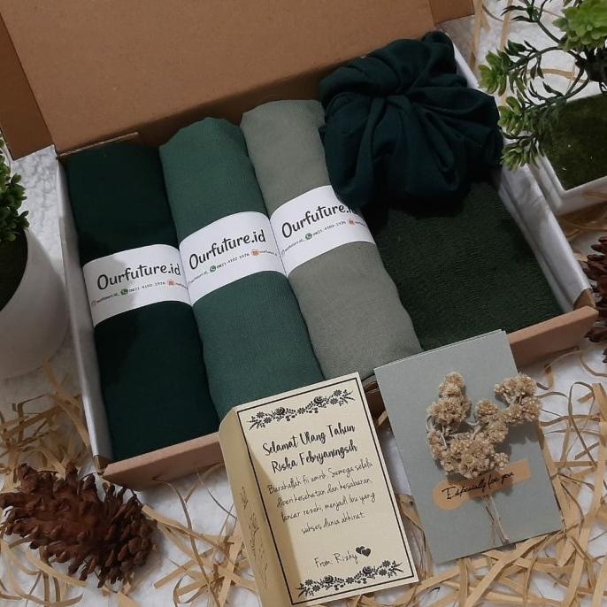 

Best Product!!! Hampers Hijab Segi Empat Series L - Paling Diminati