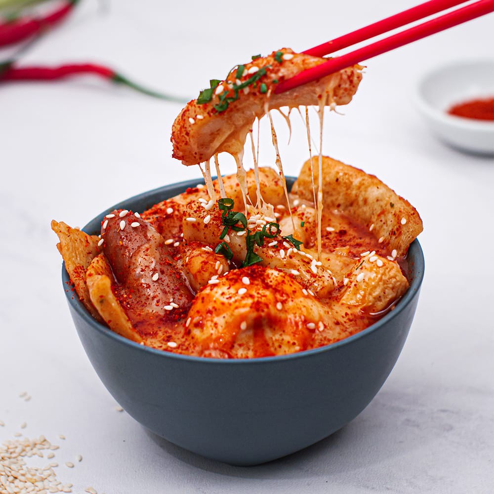 

TOPPOKI INSTAN + MOZARELLA BY KOREAKEUN