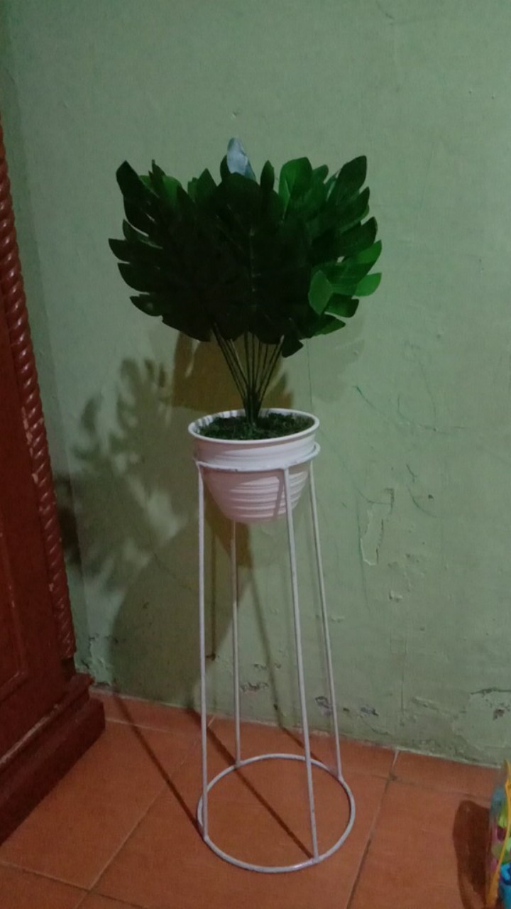 Ariani1318 Set Bunga Plastik Daun Monstera Dengan Pot Plastik Tawon Dekorasi Rumah Shabby Chic
