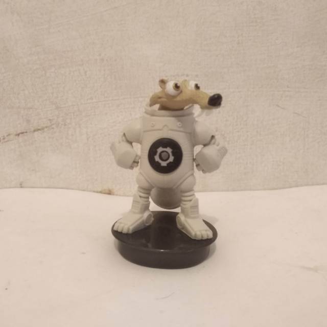 Mainan Figure Scrat Tupai Ice Age Original Astronot Among Us