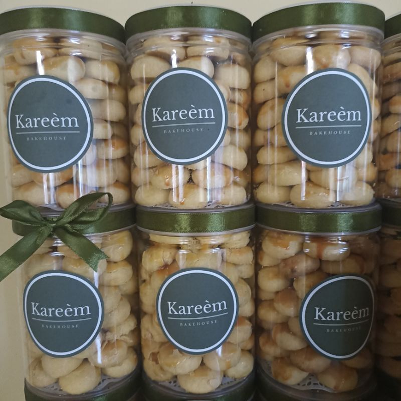 

Kue Kering NASTAR favorit keluarga. Murah tapi rasanya Mantull